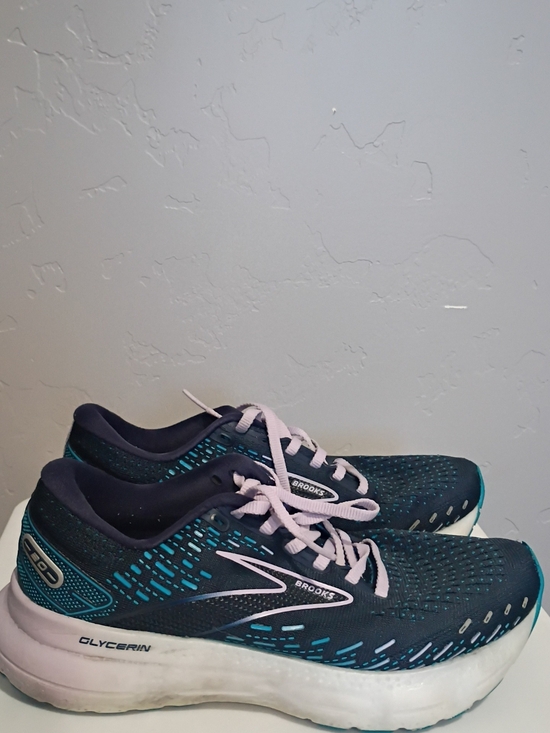 Brooks Shoes - Brooks Women’s Running Shoes — Teal Upper with Light Pink Laces